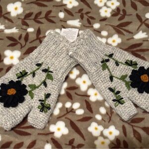 Ya Los Angeles Brown and White Floral Blanket